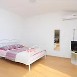 Appartamento With Parking Space Podstrana, Split - 17053